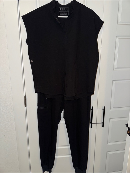 Figs Other - 🔺SMALL FIGS SCRUBS SET - Black